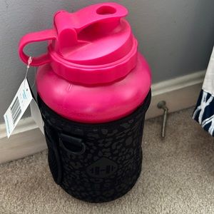 New with tags pomegranate hydrojug